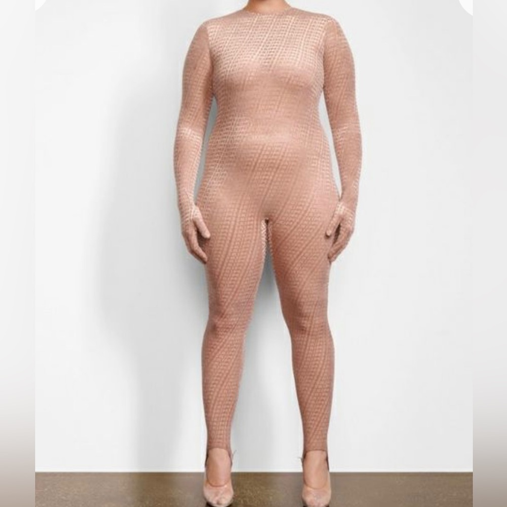 SKIMS Stirup Catsuit w/gloves 3X NWT